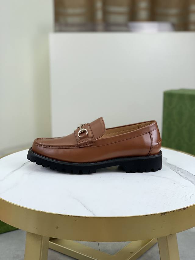 工厂价 顶级版本 品牌： Gucci 古奇 标准码：男码38–46 38 45 46需定做 等级：官网同款 原单品质 材料：原版小牛皮 水染牛皮内里 原版轻便发